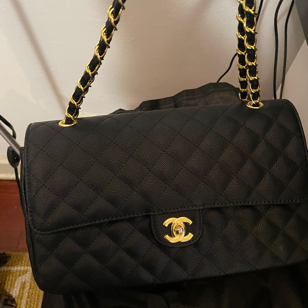 CHANEL purse